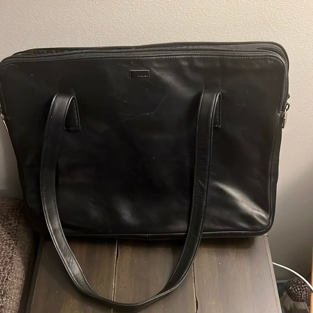 Perlina New York laptop case